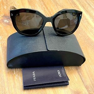Prada SPR16V sunglasses